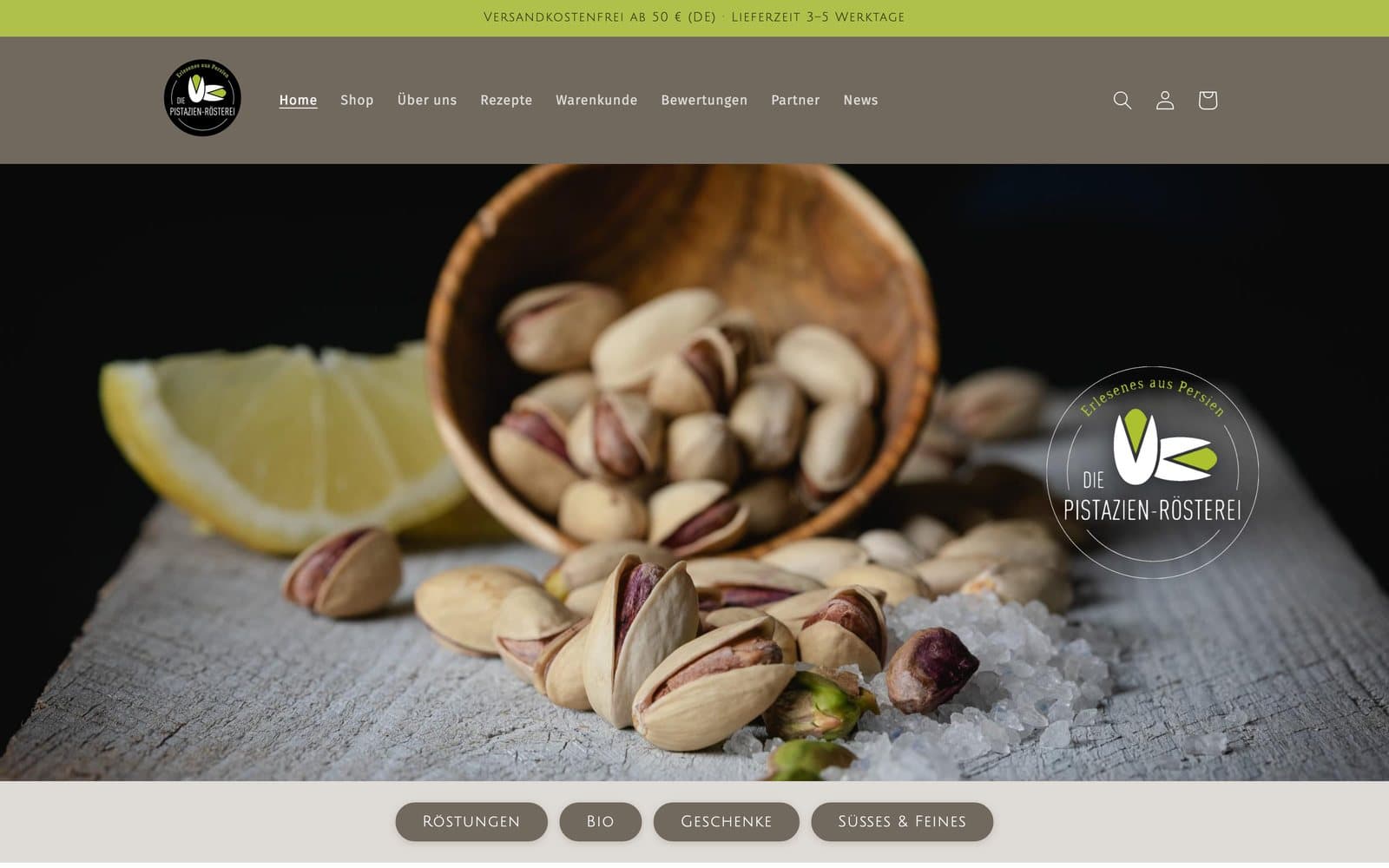 Startseite des Shopify-Onlineshops der Pistazien-Rösterei mit Navigation, Pistazien im Titelbild und den Kategorien Röstungen, Bio, Geschenke und Süßes & Feines